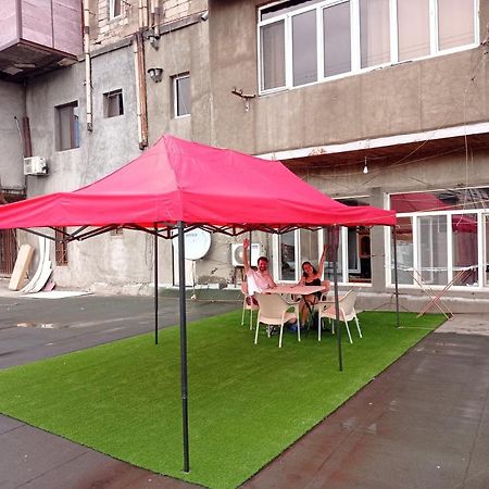 Sun City Hostel Yerevan Ngoại thất bức ảnh