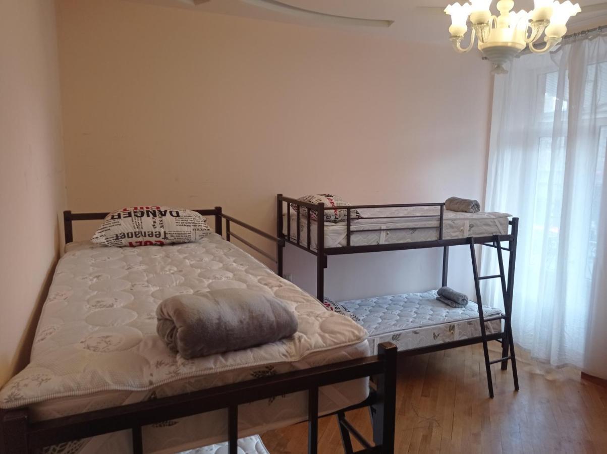 Sun City Hostel Yerevan Ngoại thất bức ảnh