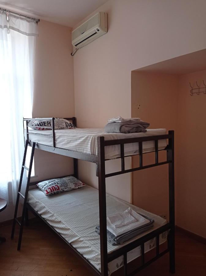 Sun City Hostel Yerevan Ngoại thất bức ảnh
