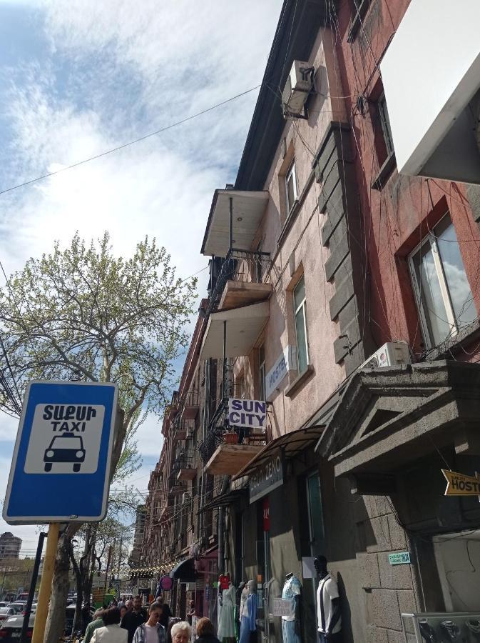 Sun City Hostel Yerevan Ngoại thất bức ảnh